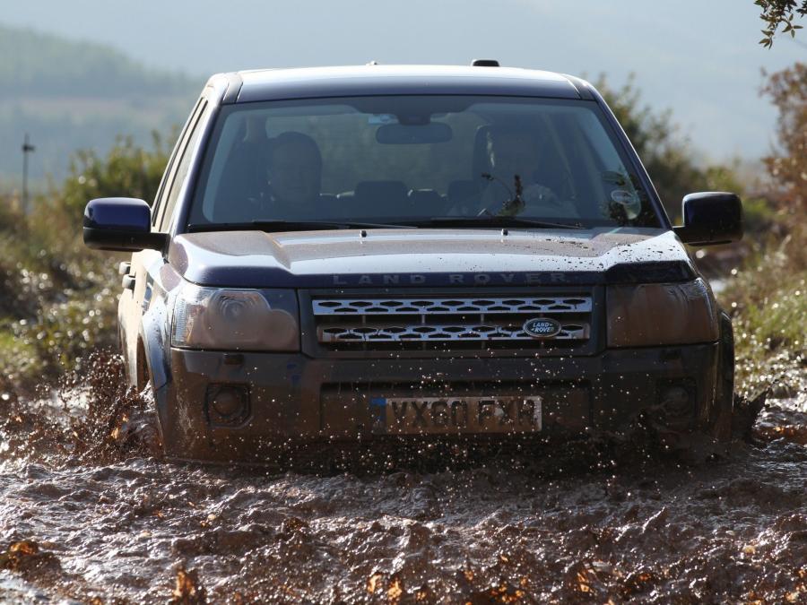  Land Rover Freelander 2 SD4 2010 года  (фото 2 из 9)